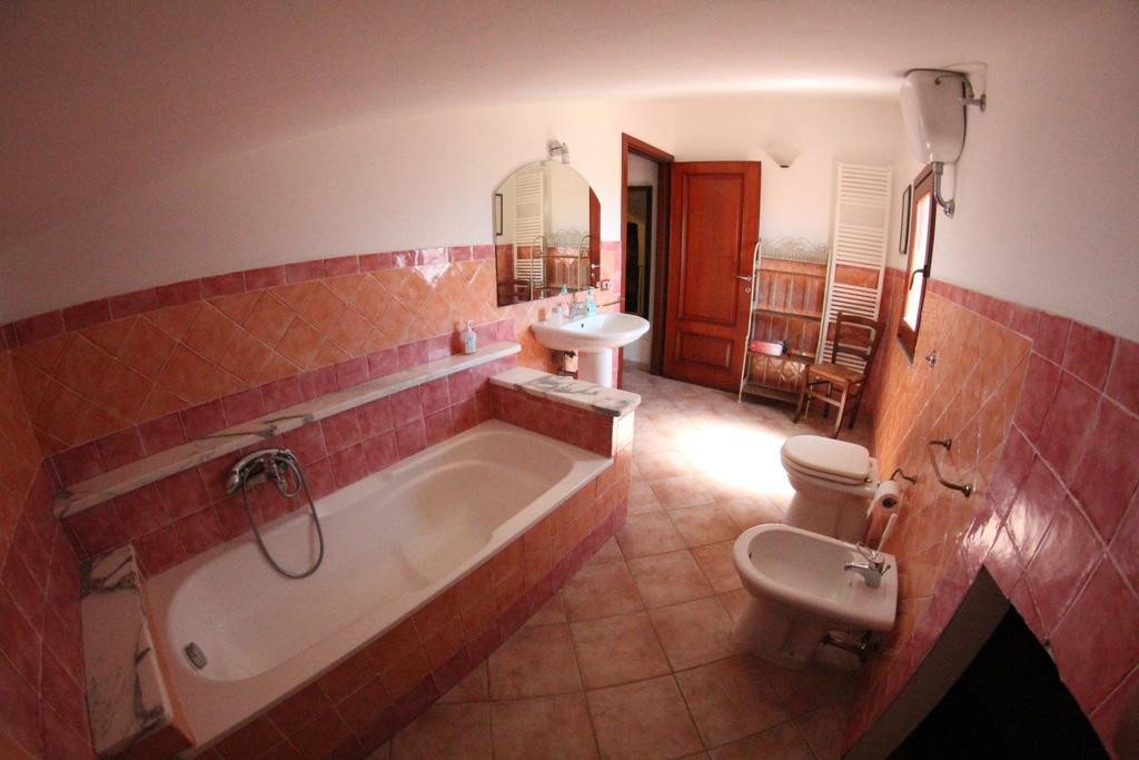 Nora Guesthouse Rooms And Villas Pula Oda fotoğraf